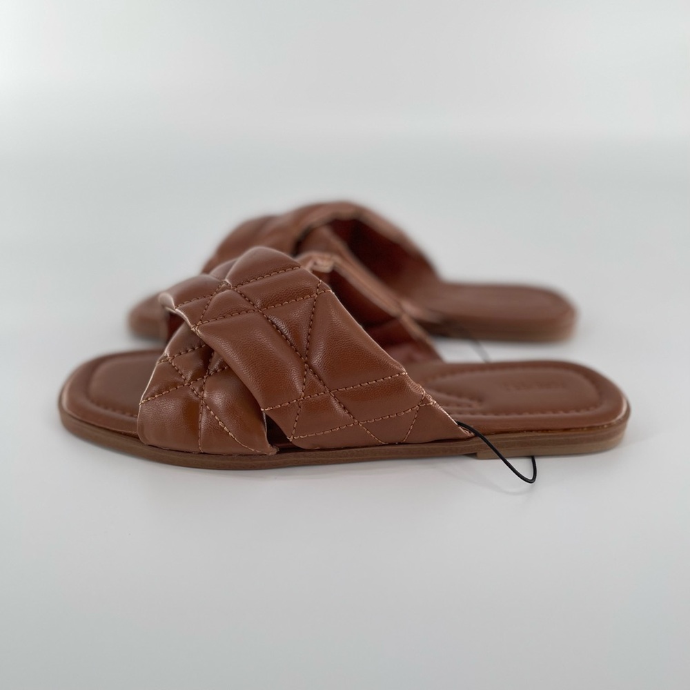 Forever 21 Slip-On Sandals Women Size 7 Quilted Cross-Strap Square Toe in Brown